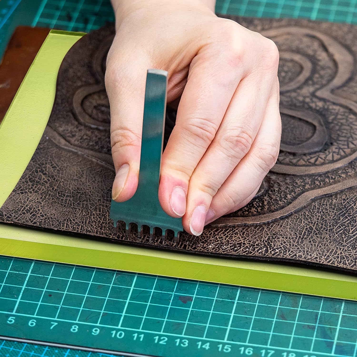 وسادات خرامة جلدية، حصيرة قطع، - مراجعة Cutting Mat Self Heal وسعره